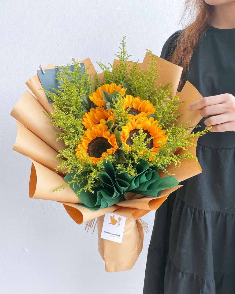 Sunflower Canopy Bouquet in Singapore | Flowers and Kisses